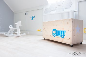 Samolepky jsou vhodné i na dřevo