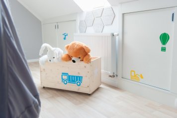 Dětský pokoj v podkroví rafinované úložné prostory