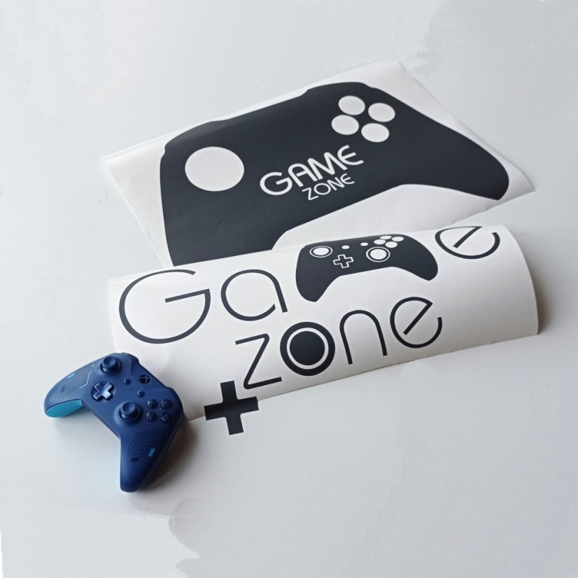 Ukázka reálných samolepek nápisy Game zone