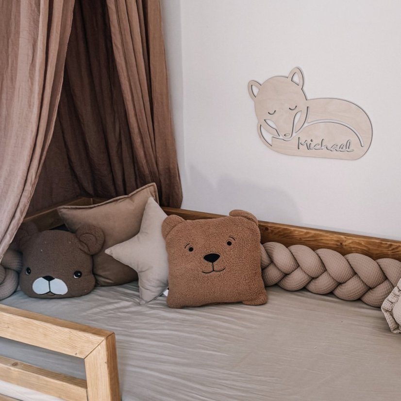 Dřevěné jméno na zeď - spící liška - Barva: dřevo - přírodní